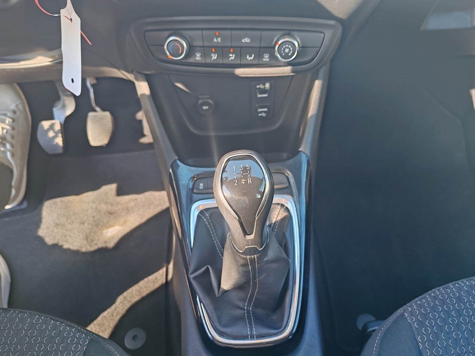 2017 Opel Crossland — fotografija 14