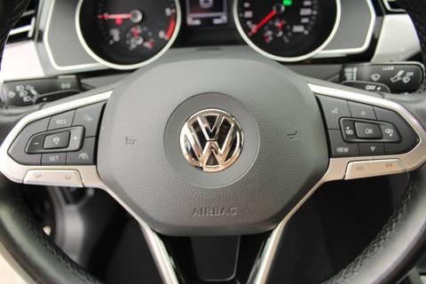 2021 Volkswagen Passat — sličica 16