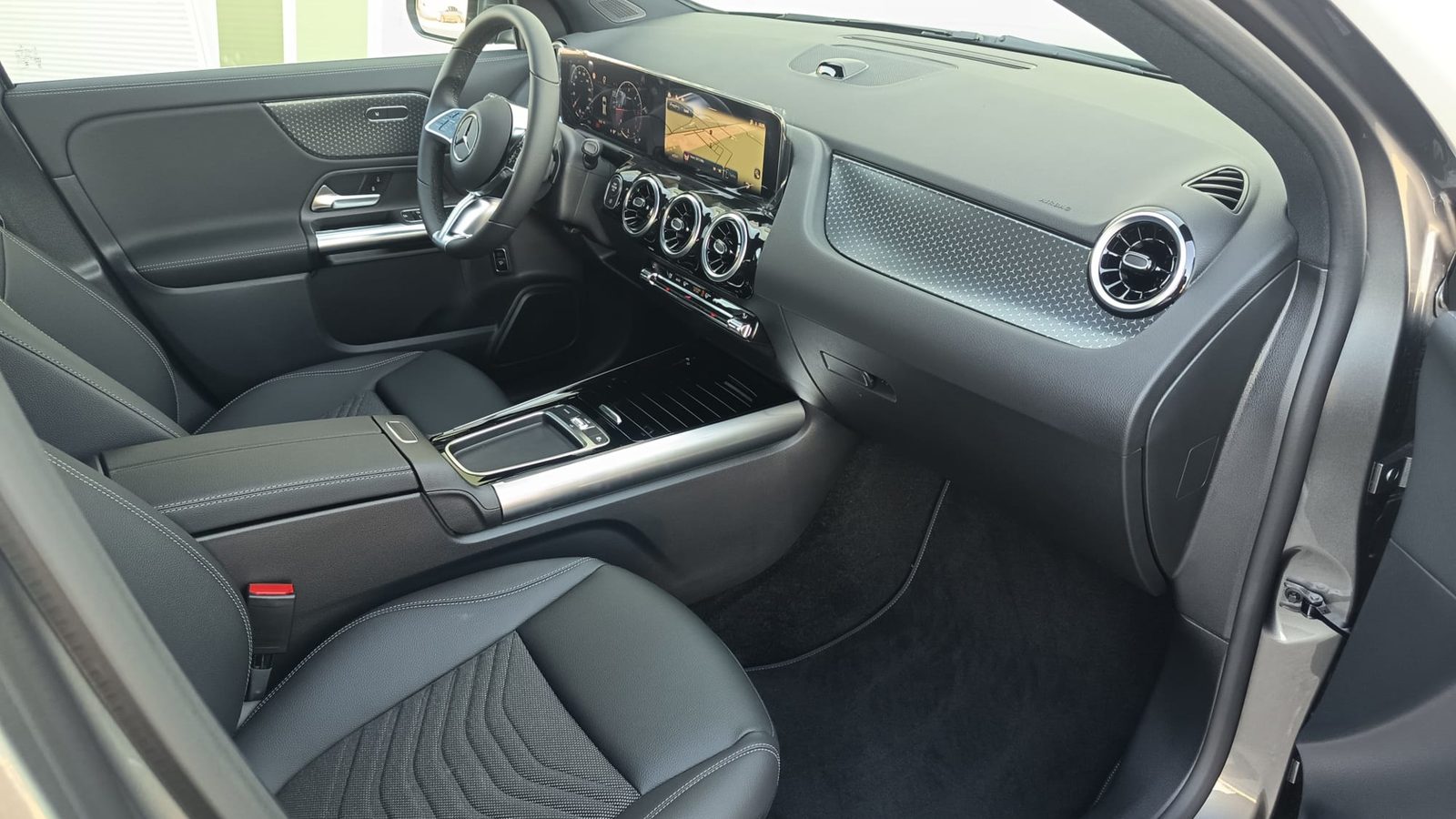 2026 Mercedes-Benz GLA — fotografija 12