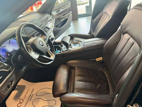 2017 BMW Serija 7 — sličica 13