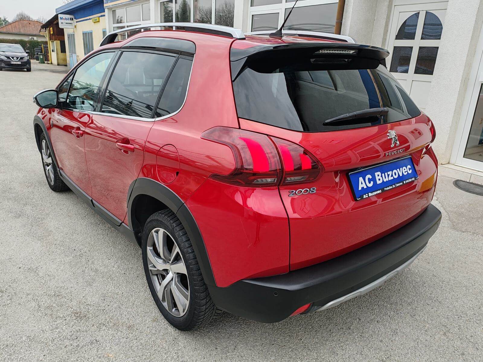 2018 Peugeot 2008 — fotografija 3