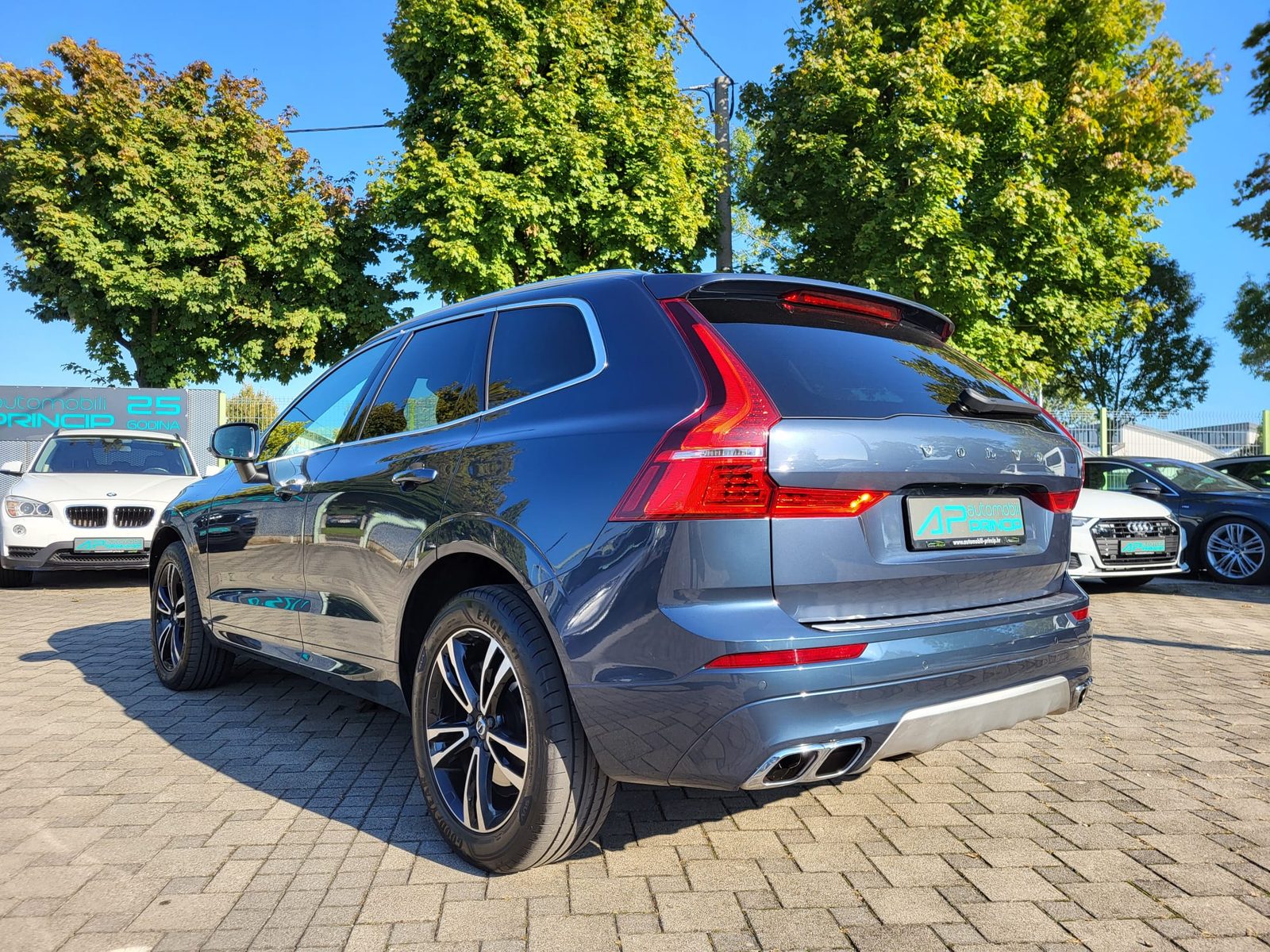 2020 Volvo XC60 R-Design — fotografija 4