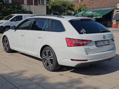 2016 Škoda Superb — sličica 3
