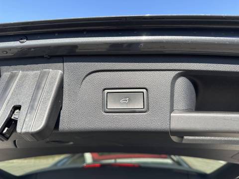2022 Volkswagen Touran — sličica 23