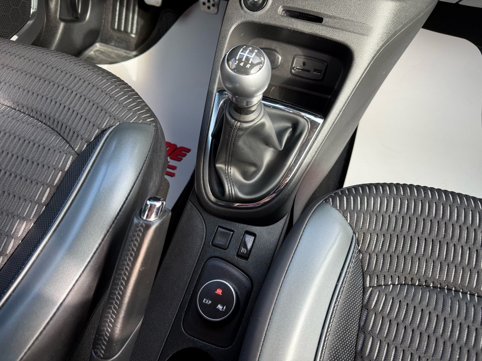 2017 Renault Captur — fotografija 17