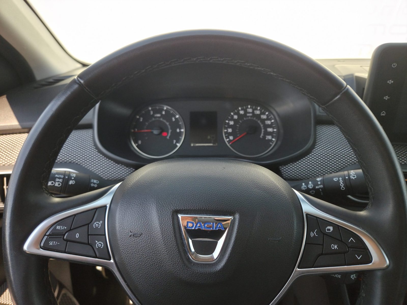 2022 Dacia Sandero — fotografija 10