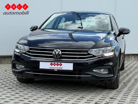 2021 Volkswagen Passat — sličica 2