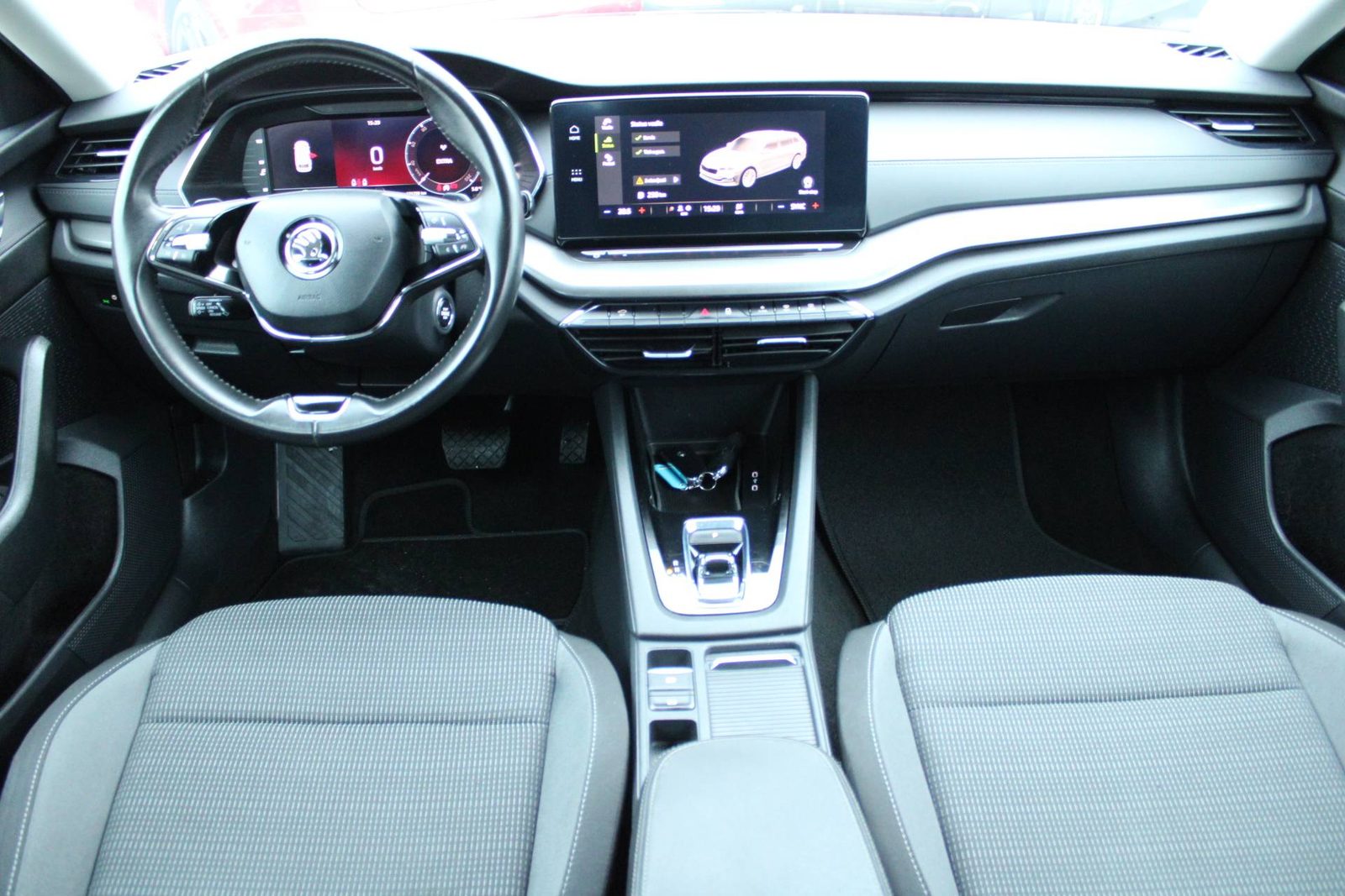 2021 Škoda Octavia Combi — fotografija 12