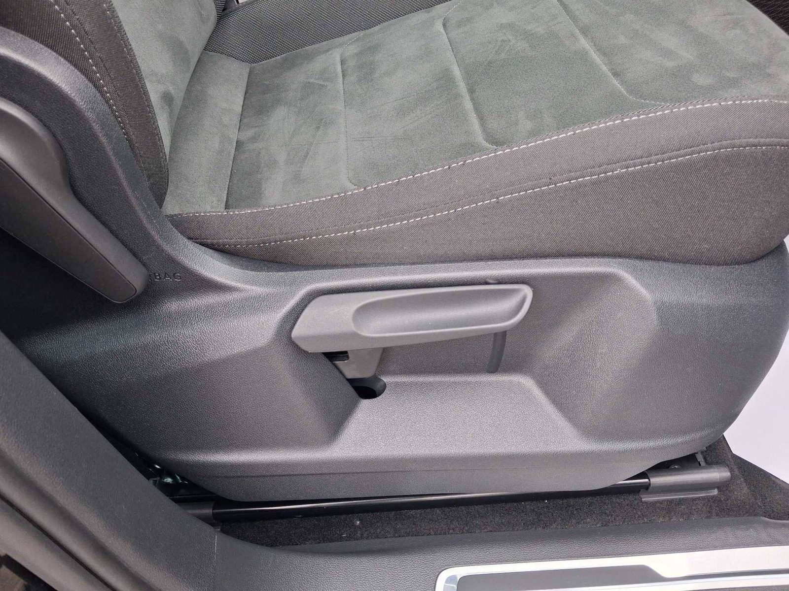 2021 Volkswagen Tiguan — fotografija 20