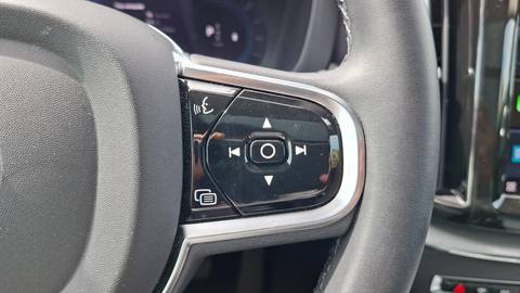 2023 Volvo XC60 — sličica 13