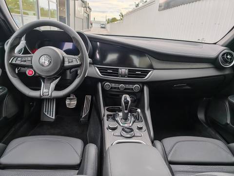 2026 Alfa Romeo Giulia QV — sličica 22
