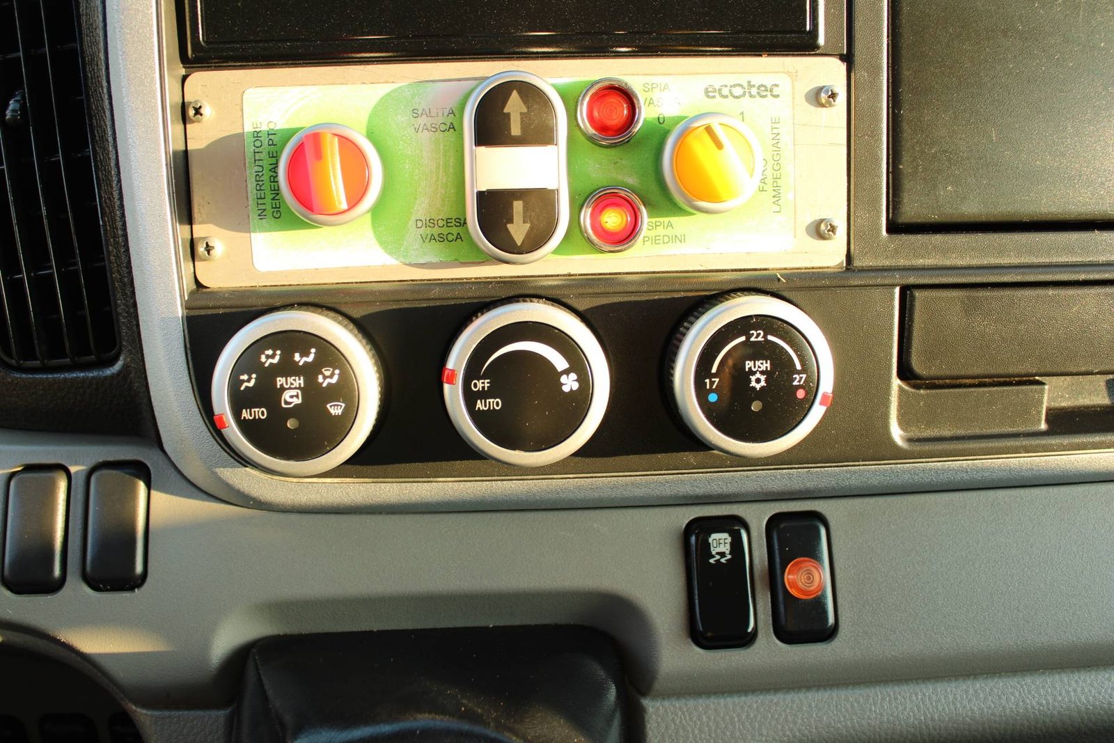 2020 Mitsubishi Canter — fotografija 12