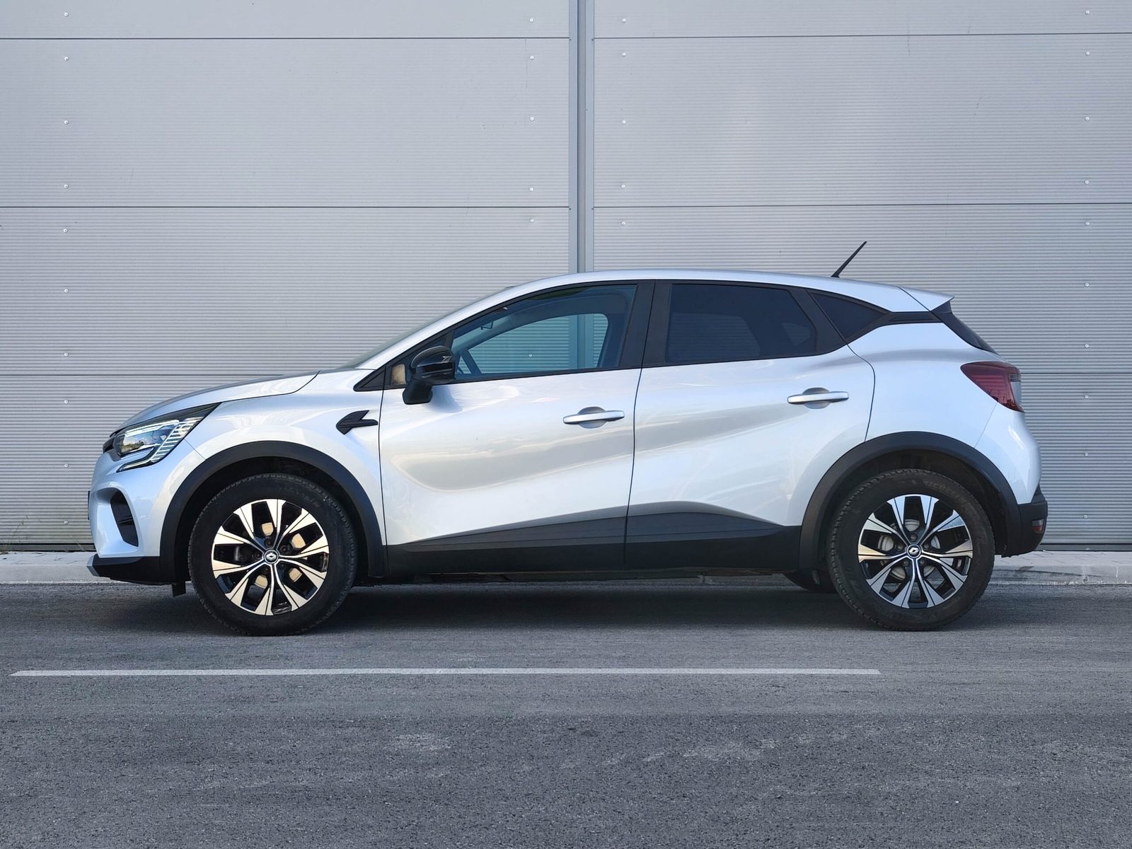 2023 Renault Captur — fotografija 6