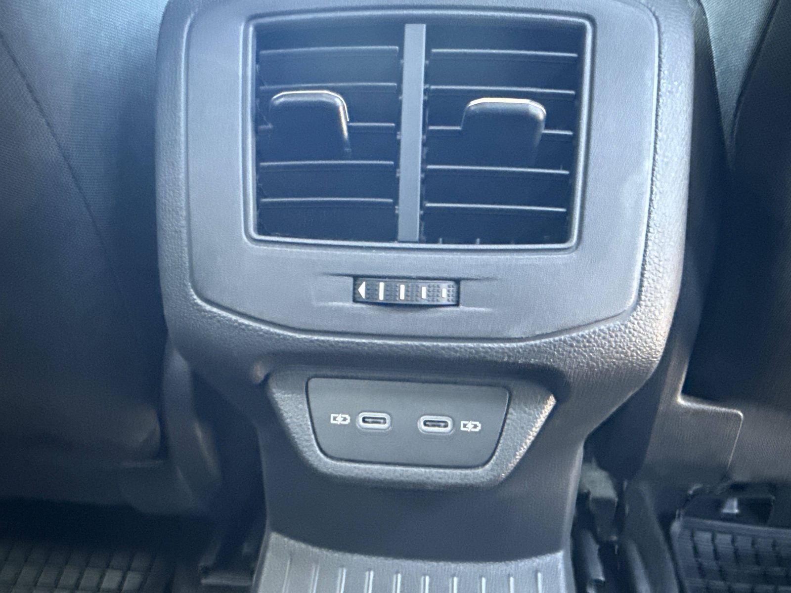 2024 Volkswagen T-Roc — fotografija 23
