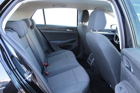 2025 Volkswagen Golf — sličica 13
