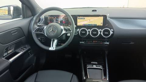 2026 Mercedes-Benz GLA — sličica 9