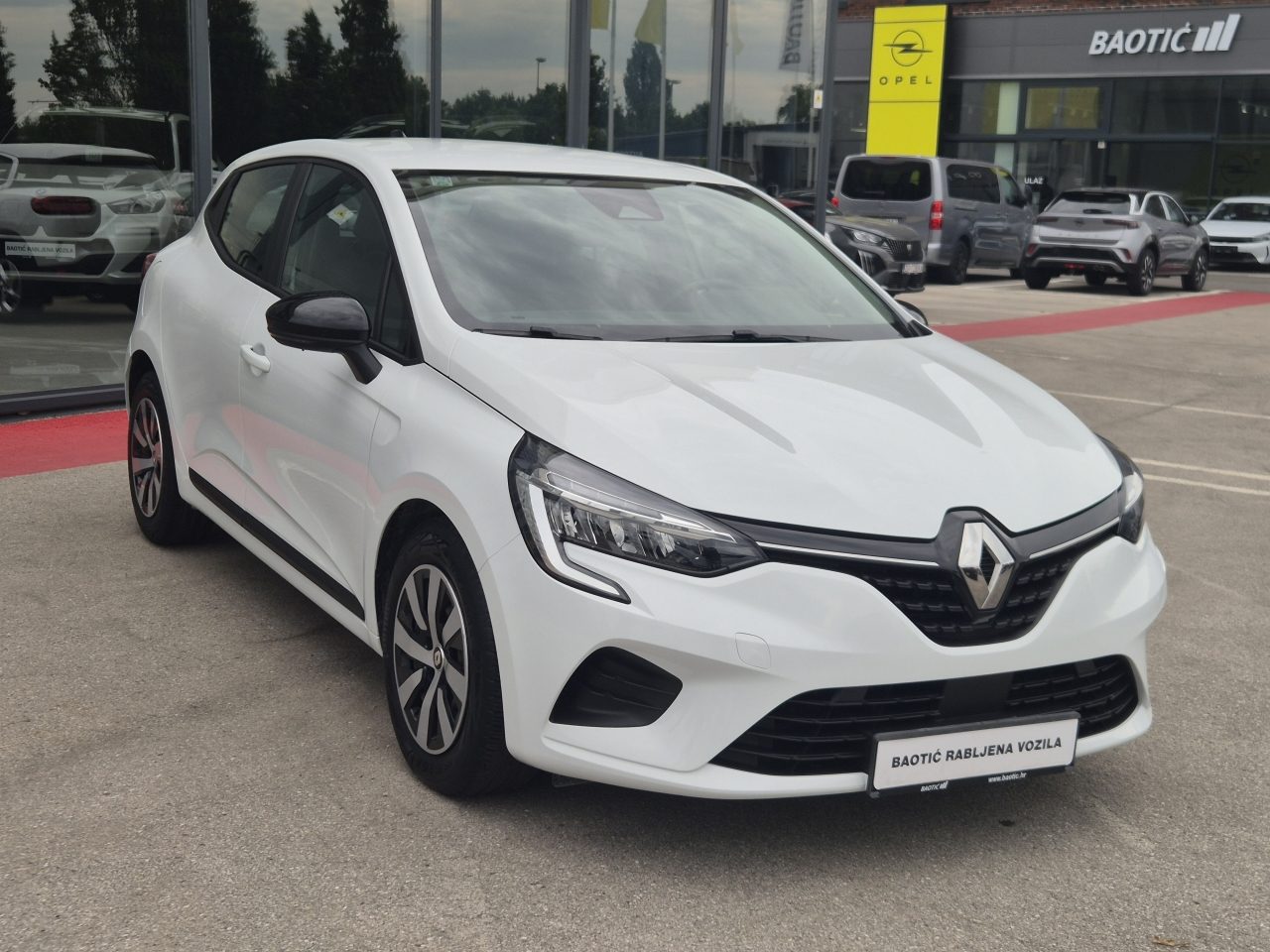 2023 Renault Clio V — fotografija 3