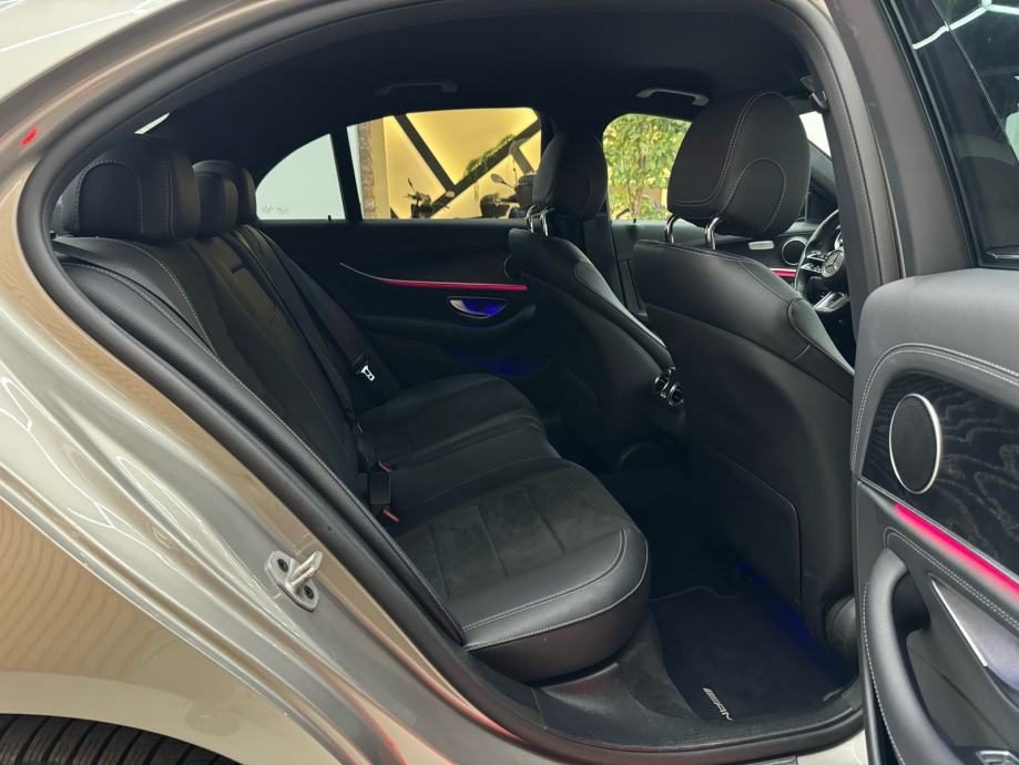 2022 Mercedes-Benz E-klasa — fotografija 17
