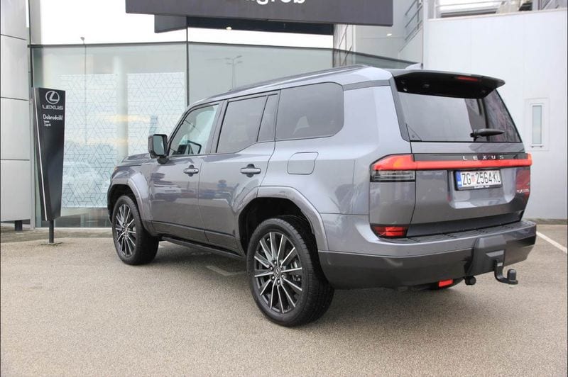 2025 Lexus GX — fotografija 4
