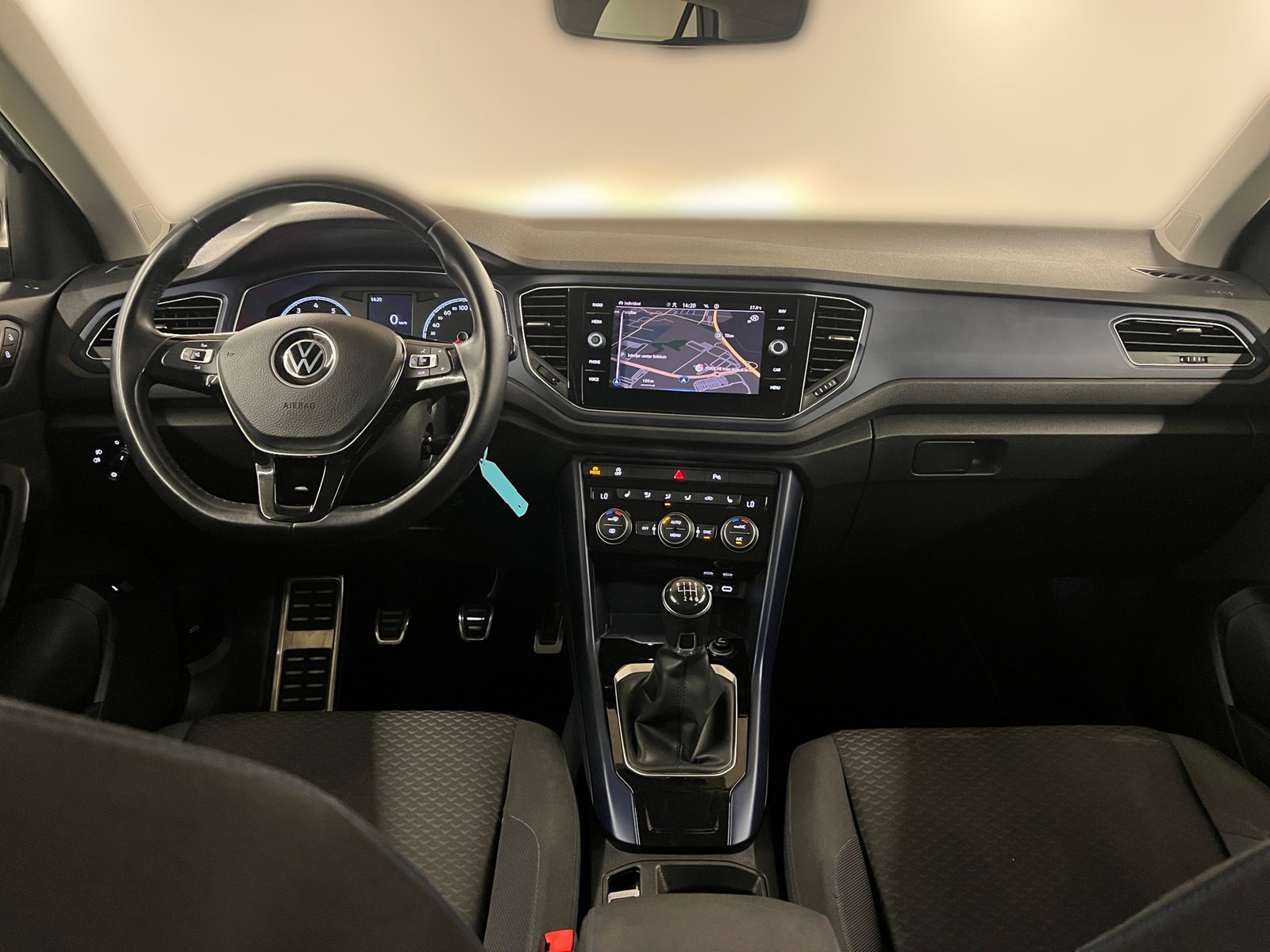 2021 Volkswagen T-Roc — fotografija 19