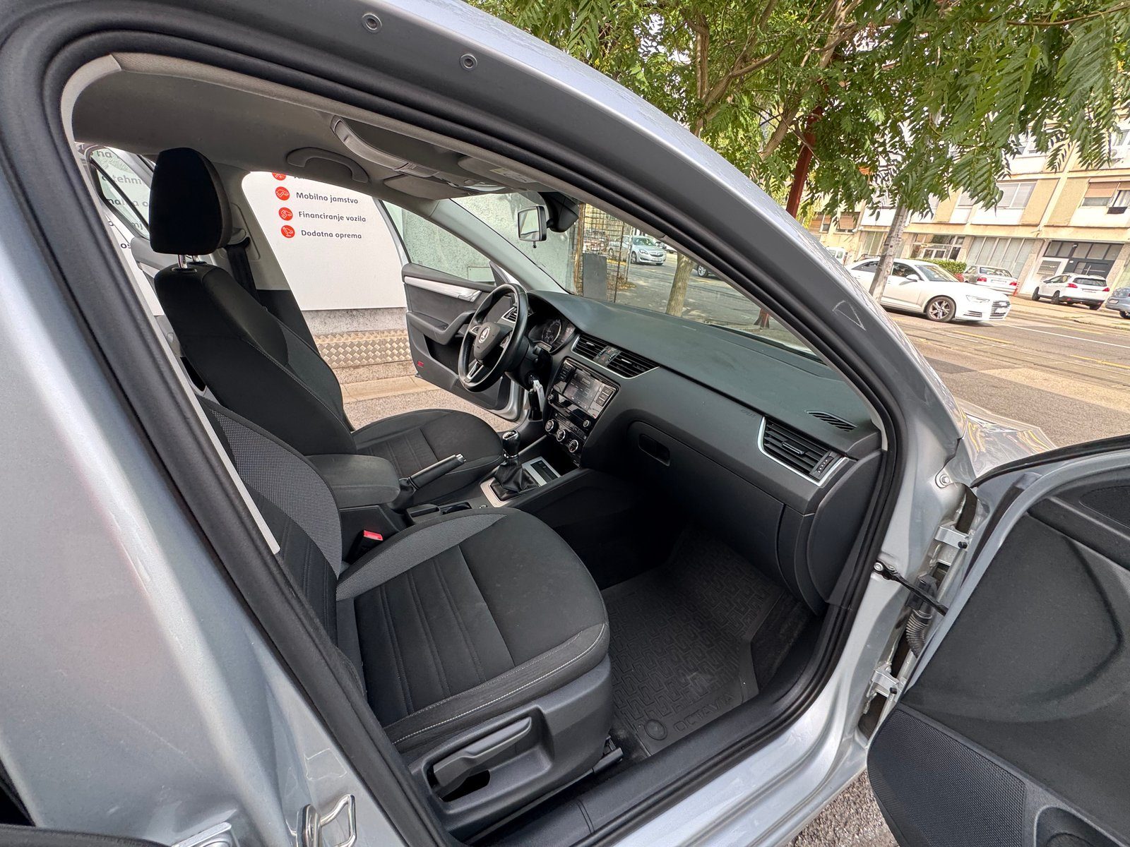 2019 Škoda Octavia — fotografija 12