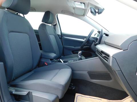 2025 Volkswagen Golf — sličica 11