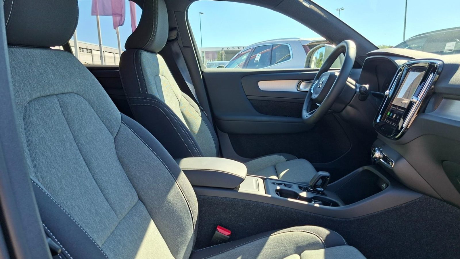 2026 Volvo XC40 — fotografija 5