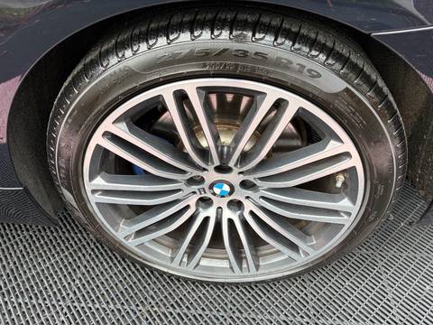 2019 BMW Serija 5 — sličica 23