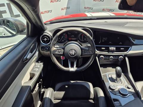 2017 Alfa Romeo Giulia — sličica 16