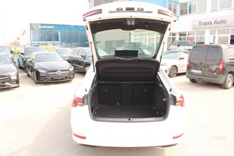 2023 Škoda Octavia — sličica 9
