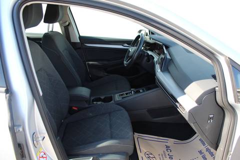 2023 Volkswagen Golf — sličica 11