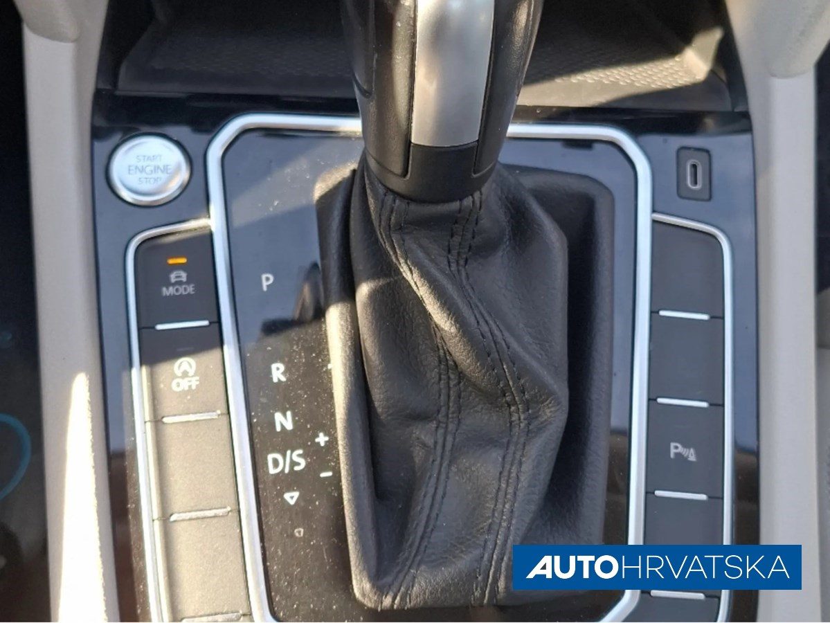 2019 Volkswagen Passat — fotografija 21