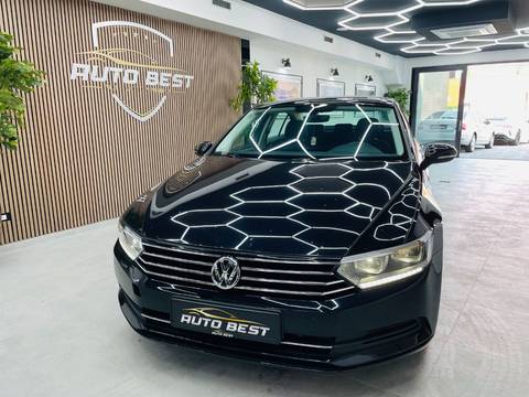 2018 Volkswagen Passat — sličica 2