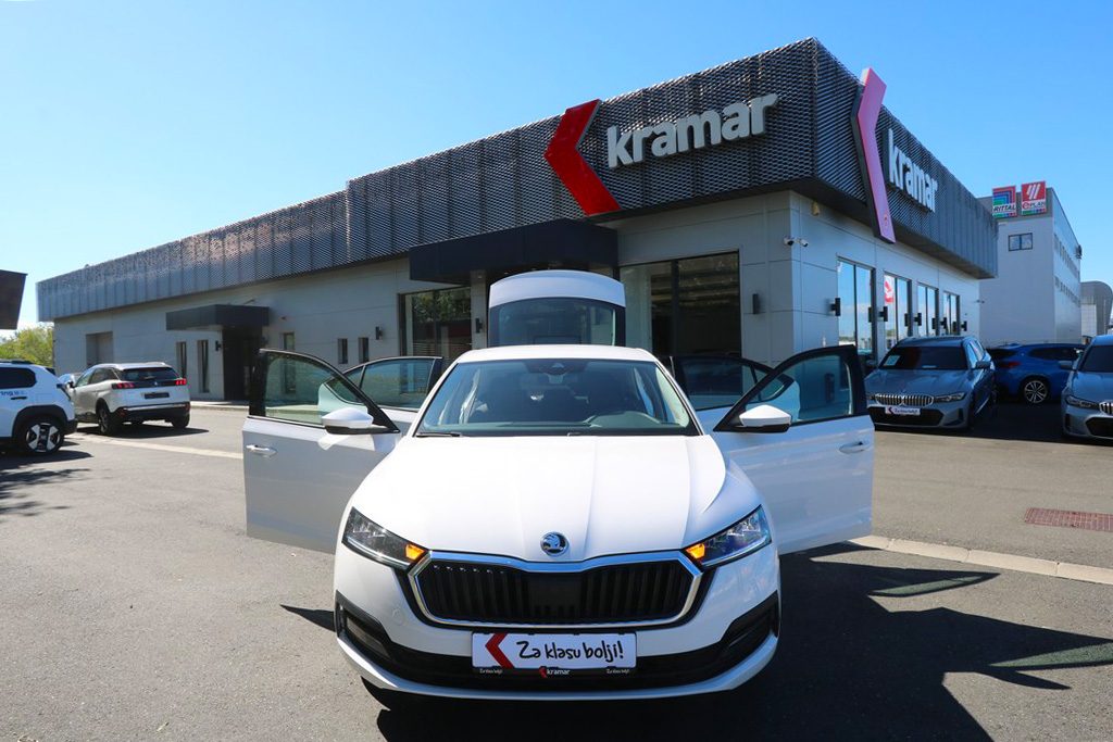 2022 Škoda Octavia — fotografija 13