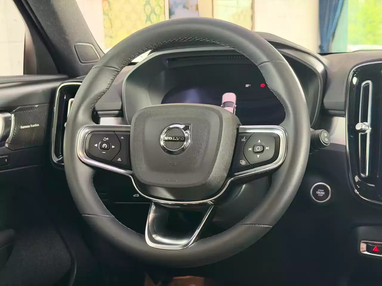2023 Volvo XC40 — fotografija 13