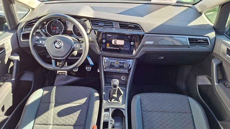 2020 Volkswagen Touran — fotografija 4