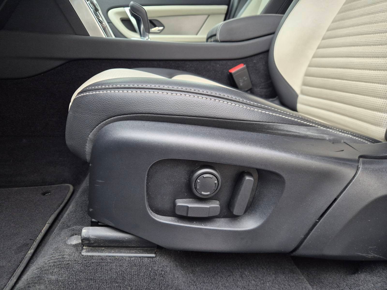 2022 Land Rover Discovery Sport — fotografija 21
