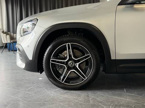 2021 Mercedes-Benz GLB — sličica 8