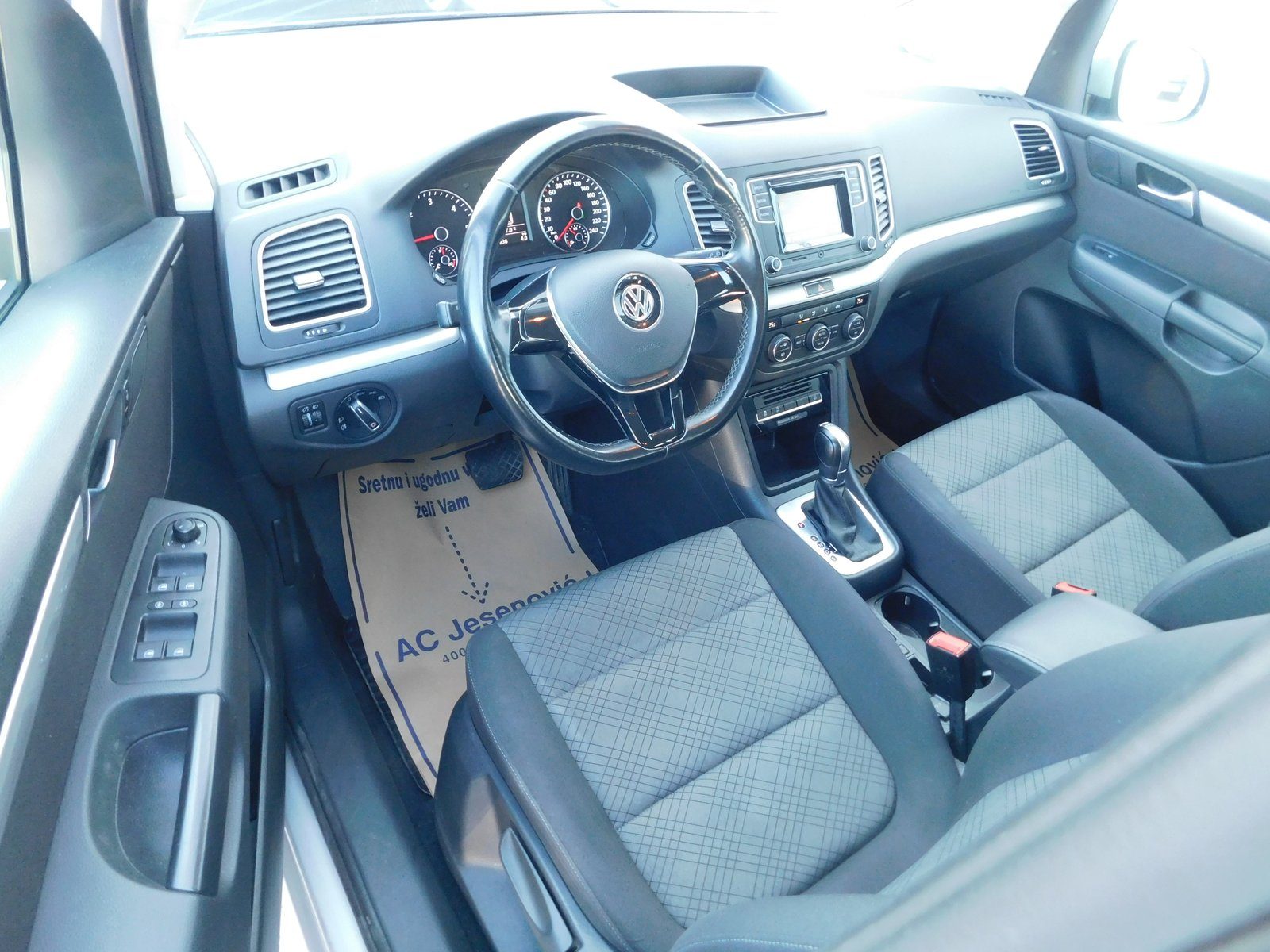 2016 Volkswagen Sharan — fotografija 10