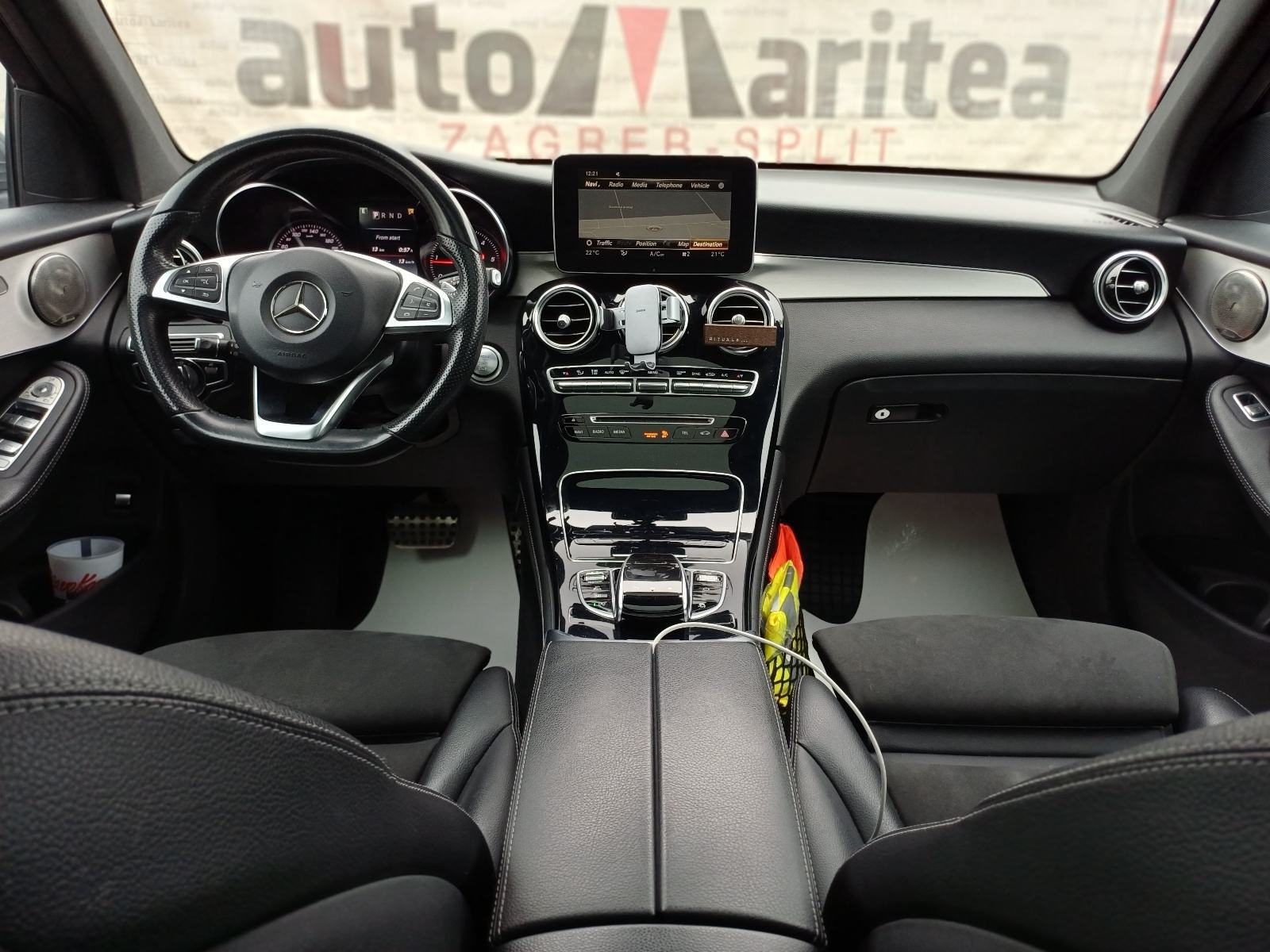 2019 Mercedes-Benz GLC — fotografija 11