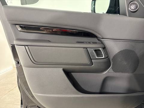 2025 Land Rover Discovery — sličica 14