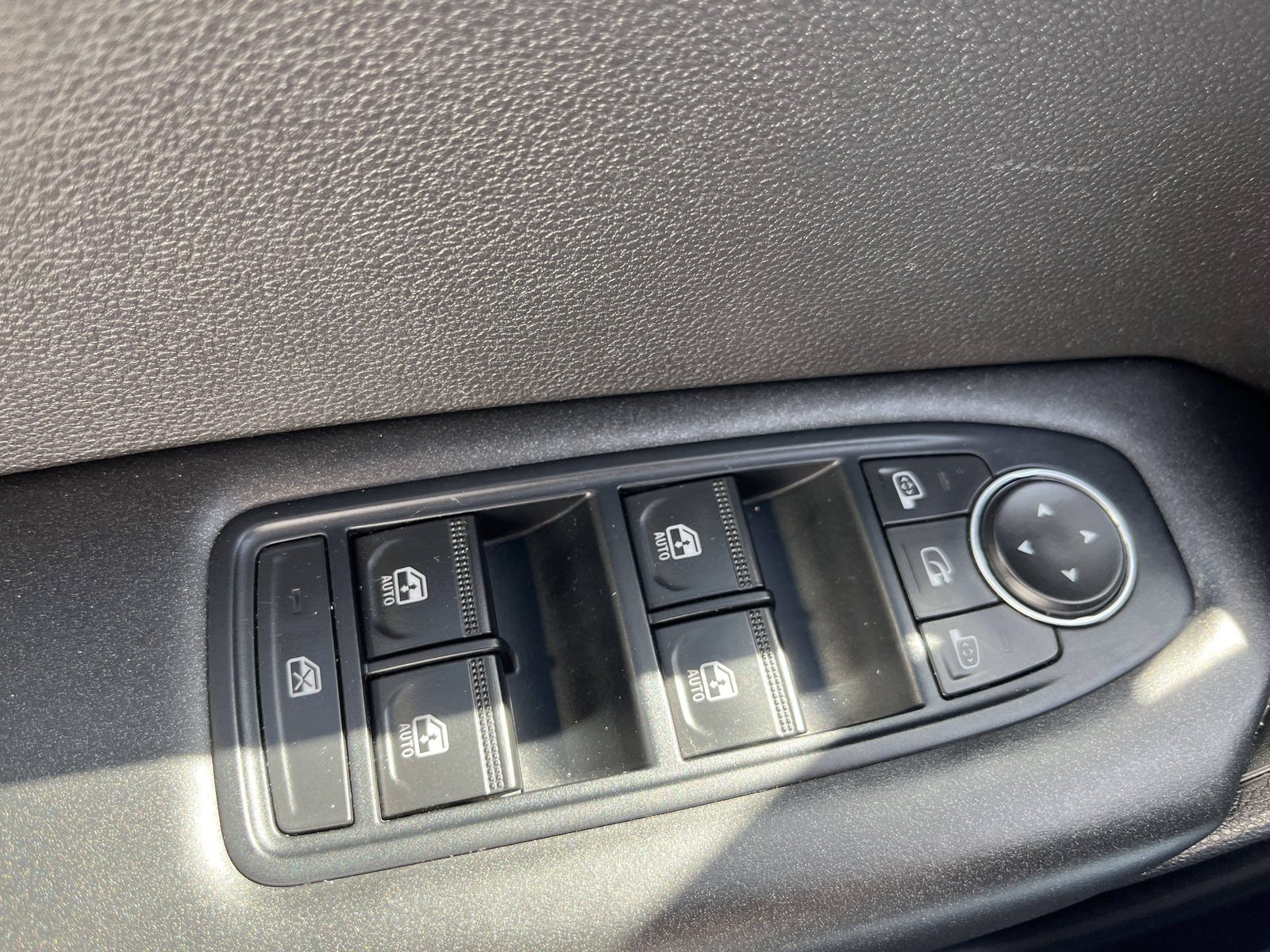 2024 Renault Captur — fotografija 27