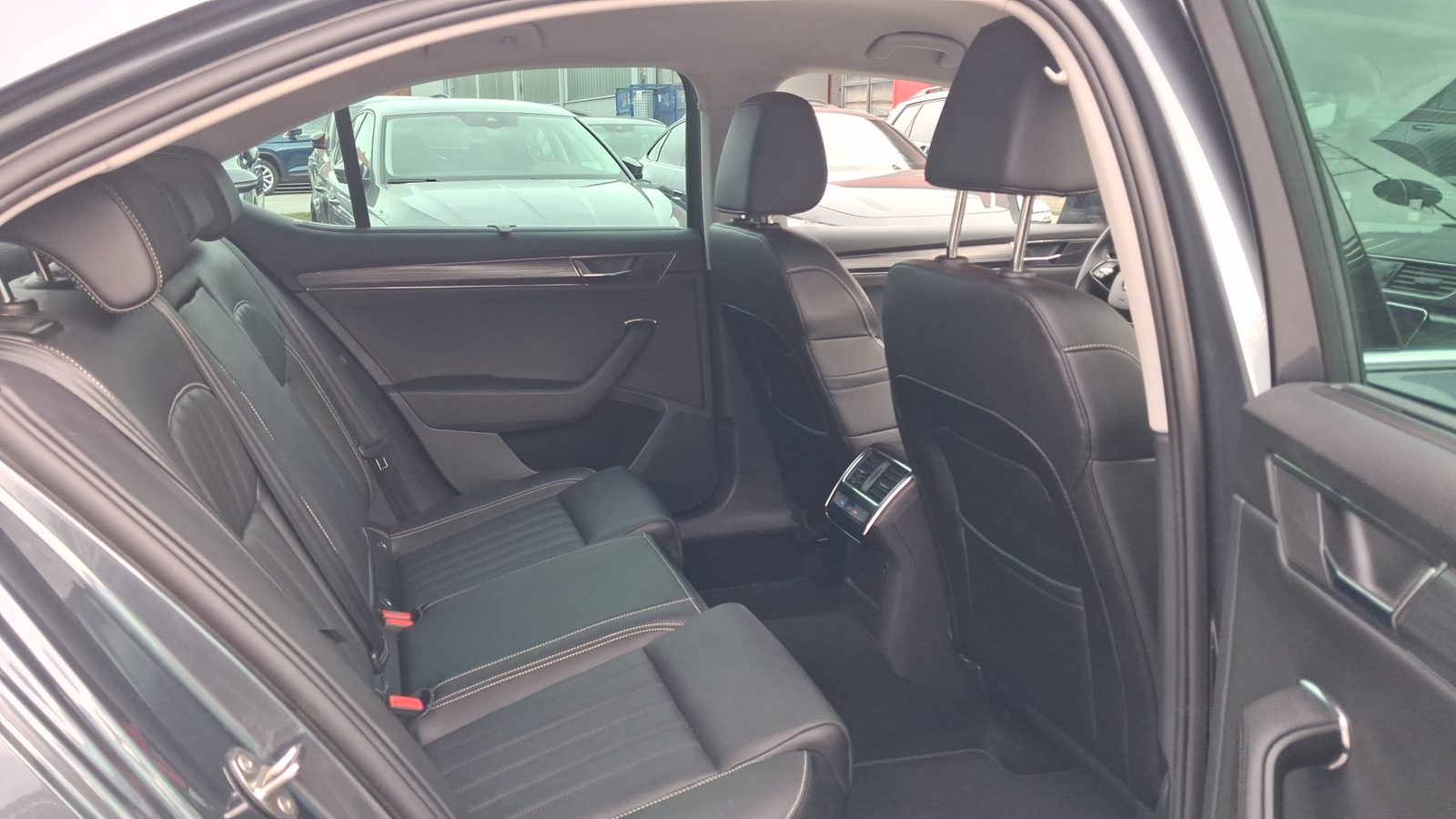 2022 Škoda Superb — fotografija 10