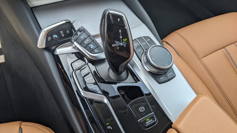 2022 BMW Serija 5 — fotografija 19