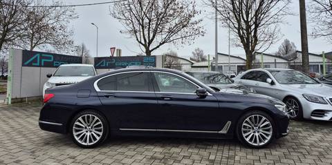 2016 BMW Serija 7 — sličica 8