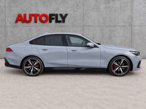 2025 BMW Serija 5 M Sport — sličica 5