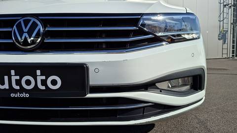 2021 Volkswagen Passat — sličica 30