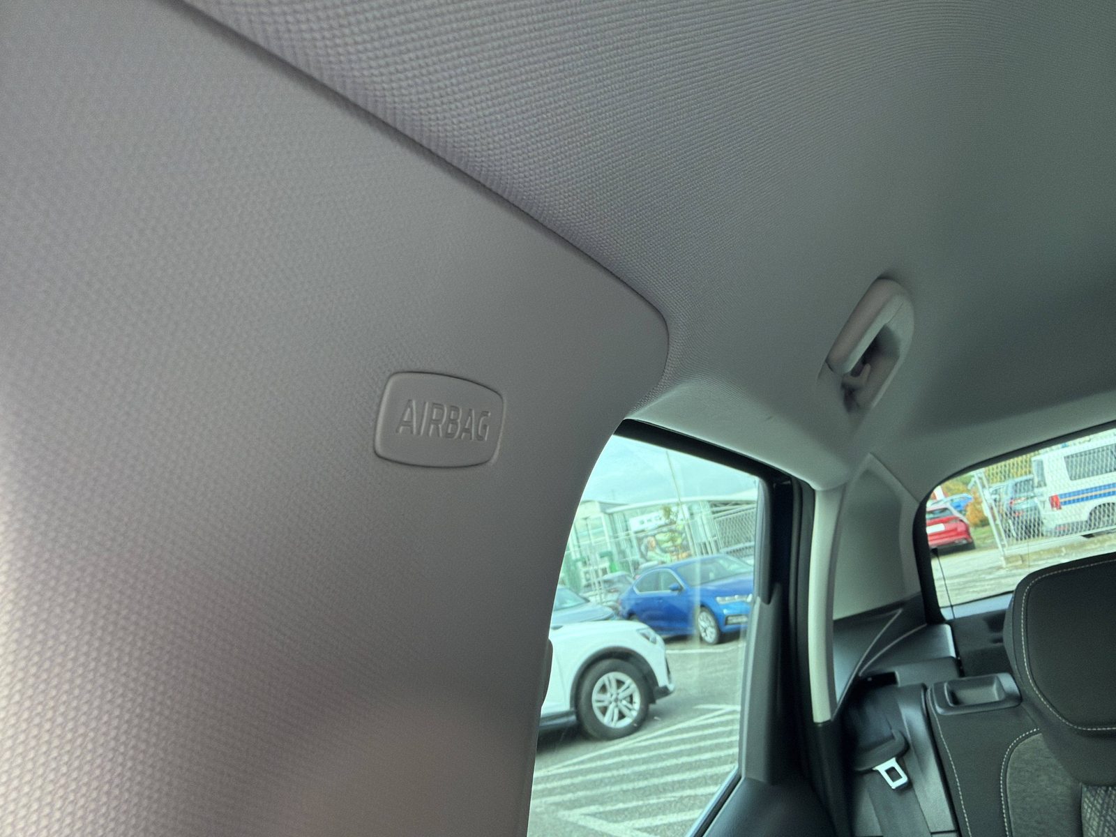 2023 Škoda Karoq — fotografija 26