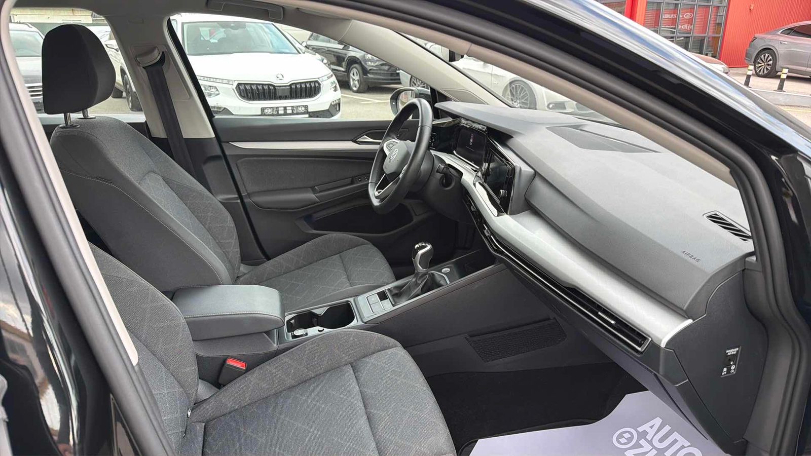 2024 Volkswagen Golf — fotografija 9