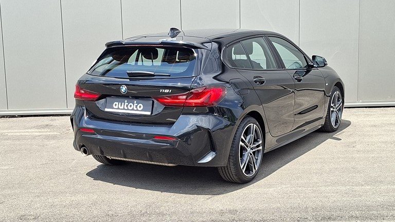 2023 BMW Serija 1 — fotografija 3